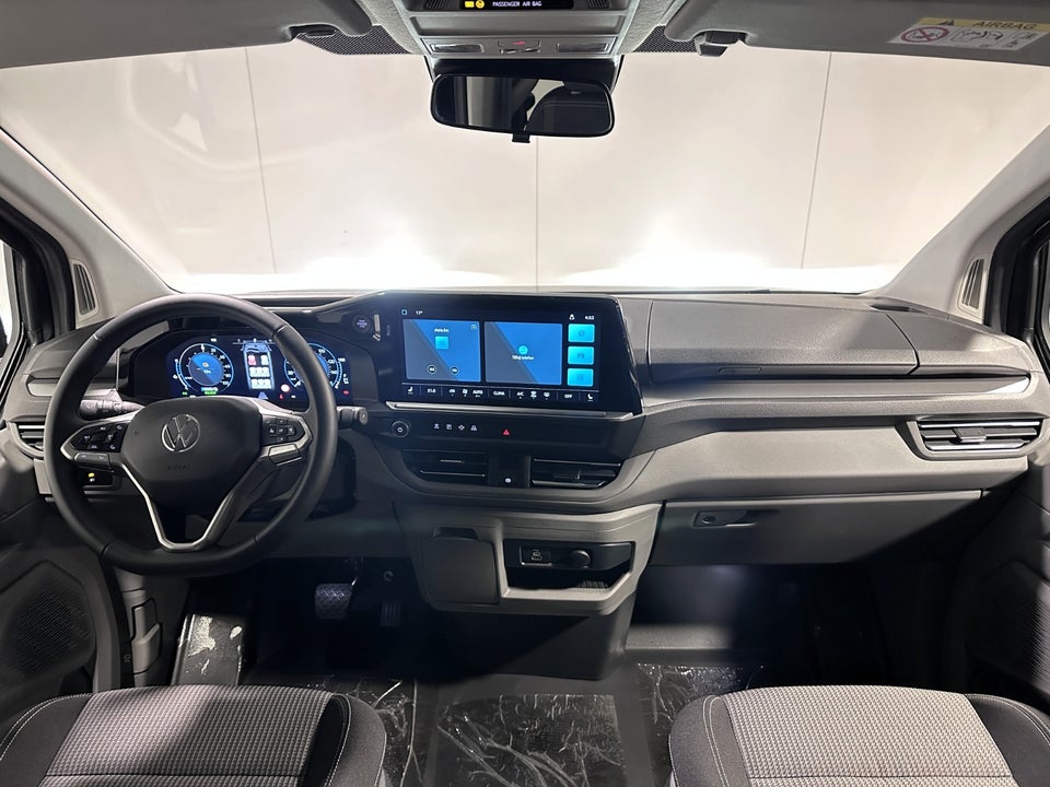 VW e-Caravelle 64 Style SWB