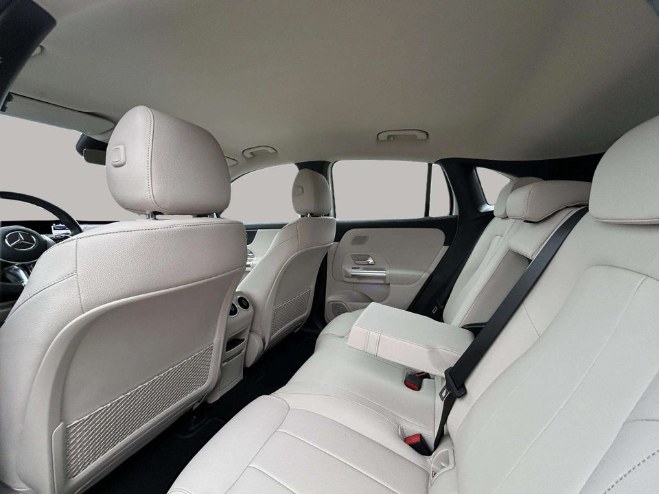 Mercedes EQA300 Progressive Advance 4Matic 5d