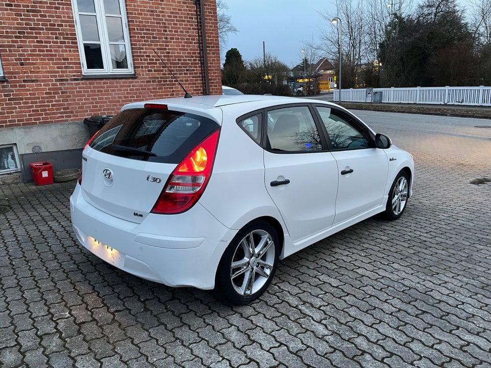 Hyundai i30 1,6 CRDi 90 Comfort Eco 5d
