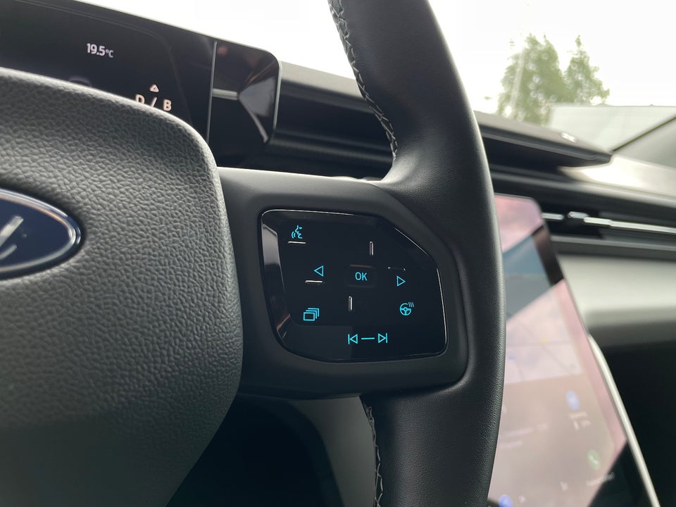 Ford Explorer 77 Premium Extended Range 5d