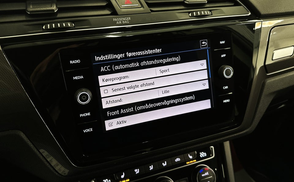 VW Touran 1,6 TDi 115 R-line DSG 7prs 5d