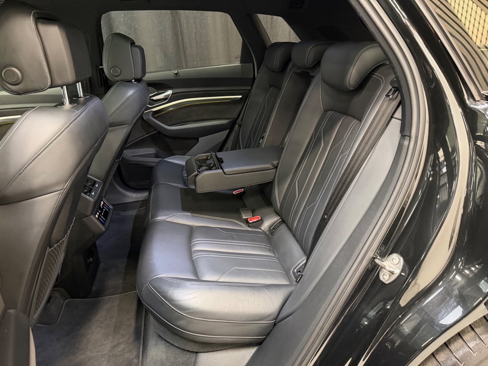 Audi e-tron 55 S-line quattro 5d