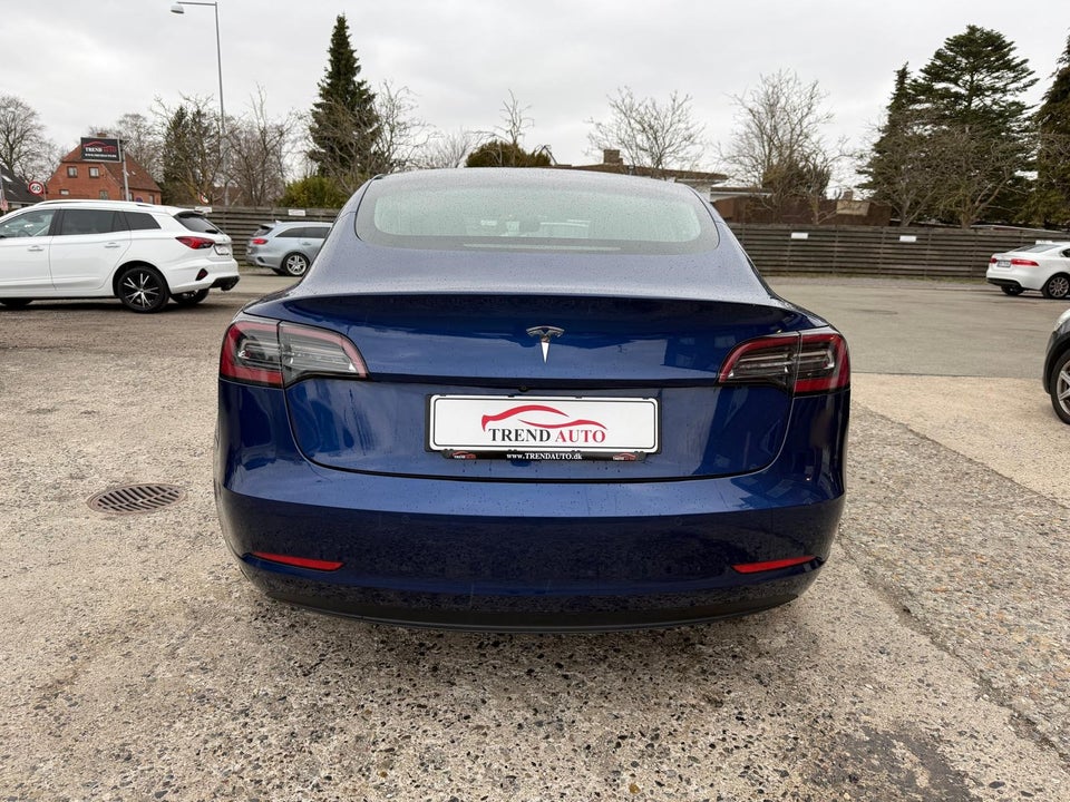 Tesla Model 3 Standard Range+ RWD 4d