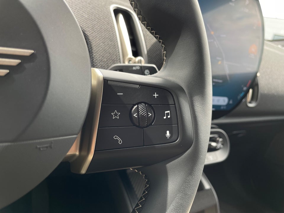 MINI Countryman SE Favoured Trim L ALL4 5d