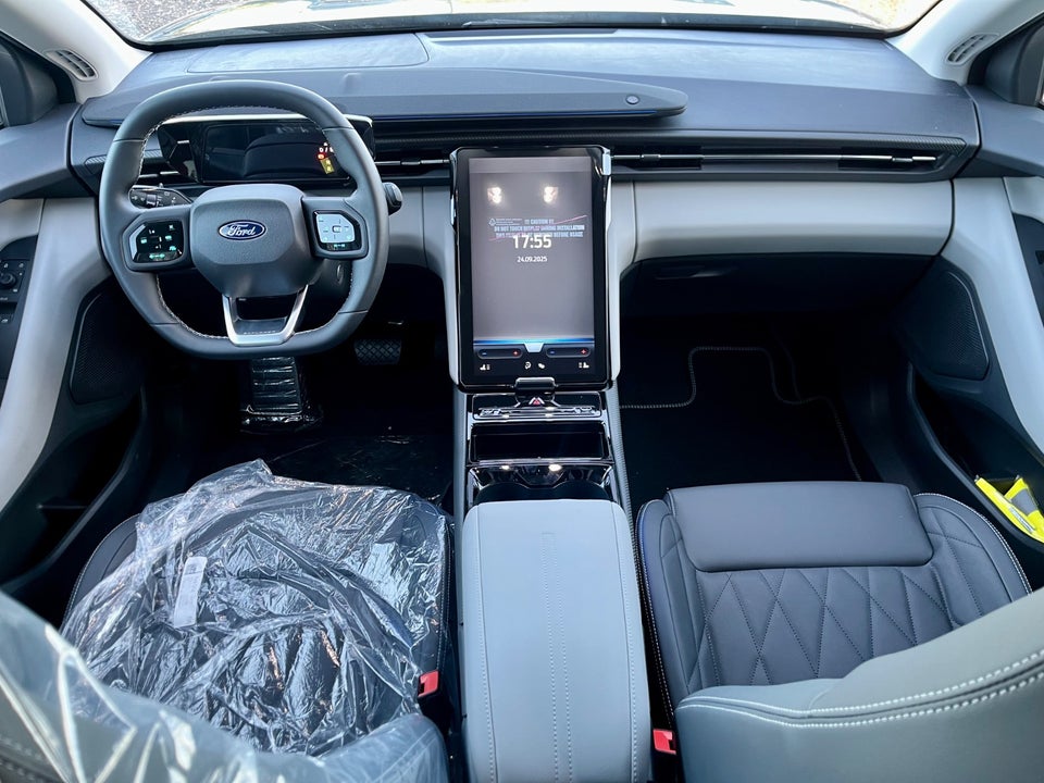 Ford Explorer 82 Premium Extended Range 5d