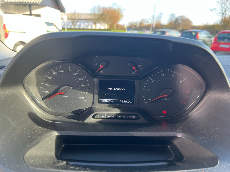 Peugeot Partner 1,5 BlueHDi 100 L1V1 Ultimate Van