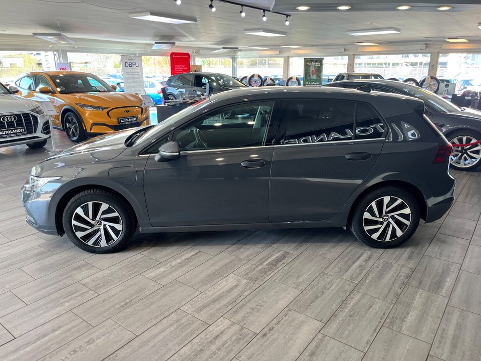 VW Golf VIII 1,4 eHybrid DSG 5d