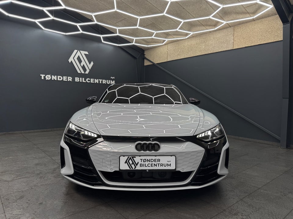 Audi e-tron GT quattro 4d