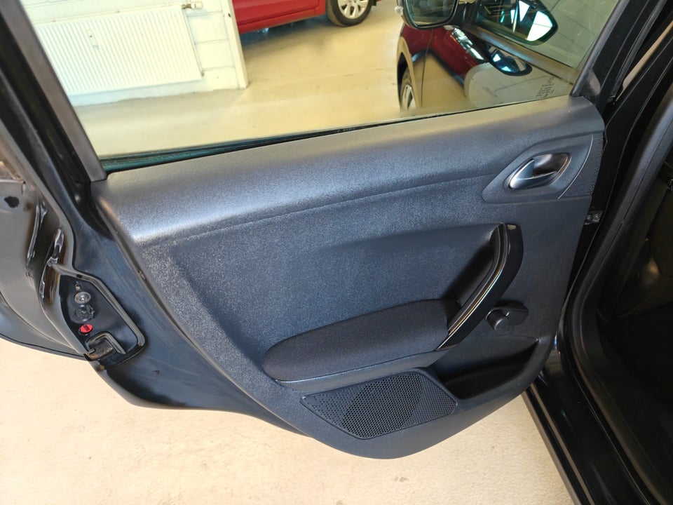 Peugeot 208 1,2 VTi Active 5d