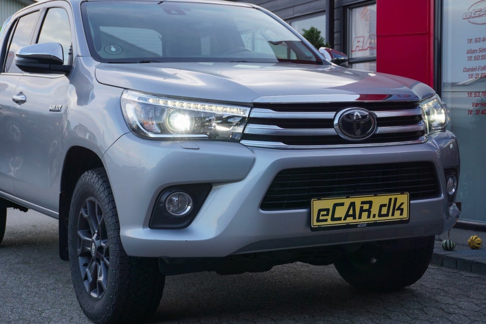 Toyota HiLux 2,4 D-4D 150 T4 Db.Kab aut. 4x4 4d