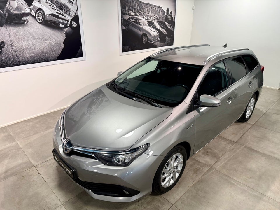 Toyota Auris 1,8 Hybrid H2 Comfort Touring Sports CVT 5d