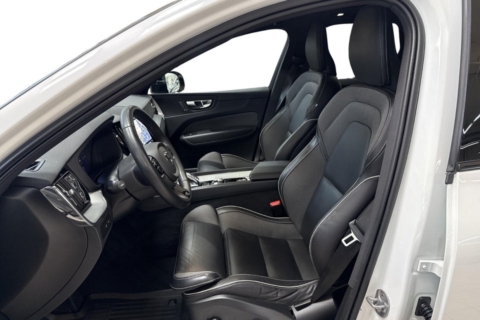 Volvo XC60 2,0 T6 ReCharge R-Design aut. AWD 5d