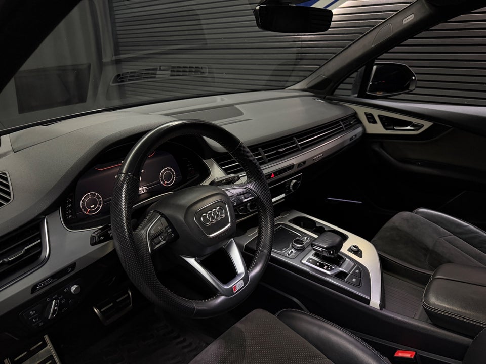 Audi Q7 50 TDi S-line quattro Tiptr. 7prs 5d