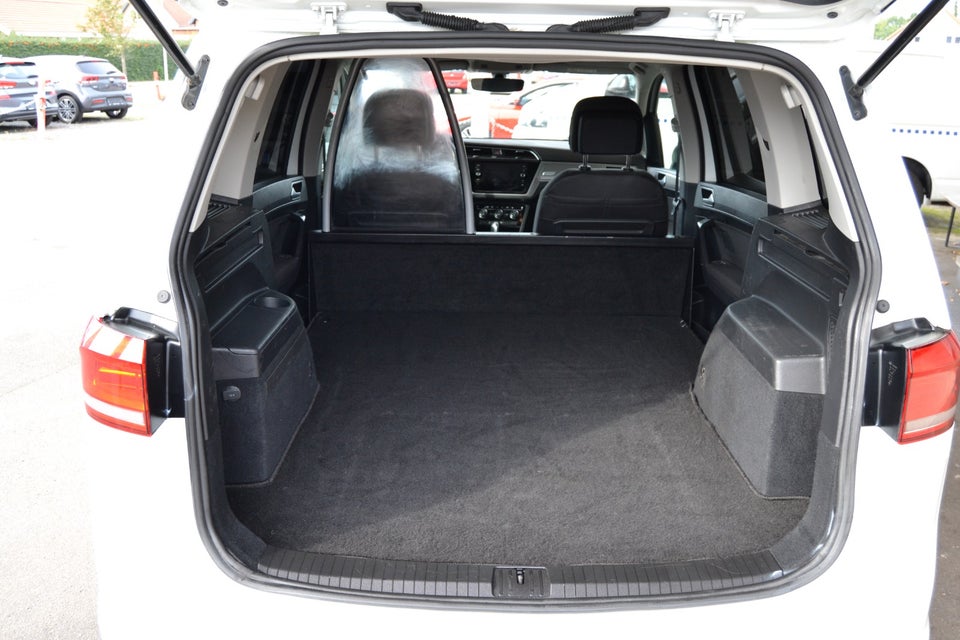 VW Touran 1,6 TDi 115 Highline DSG Van 5d