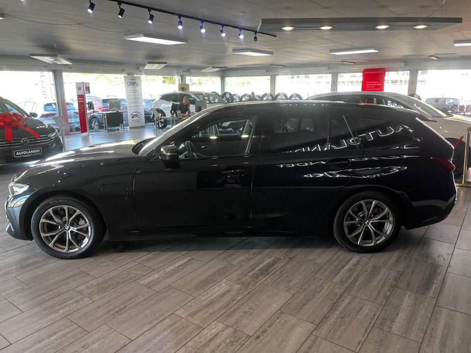 BMW 330e 2,0 Touring Sport Line aut. 5d