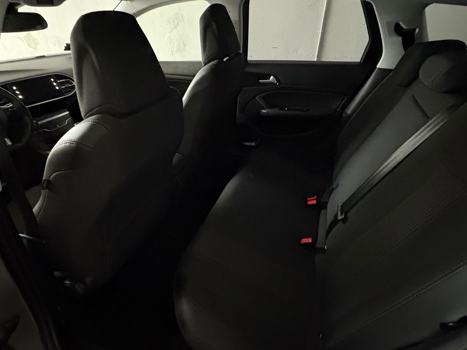 Peugeot 308 1,5 BlueHDi 130 Allure Pack 5d