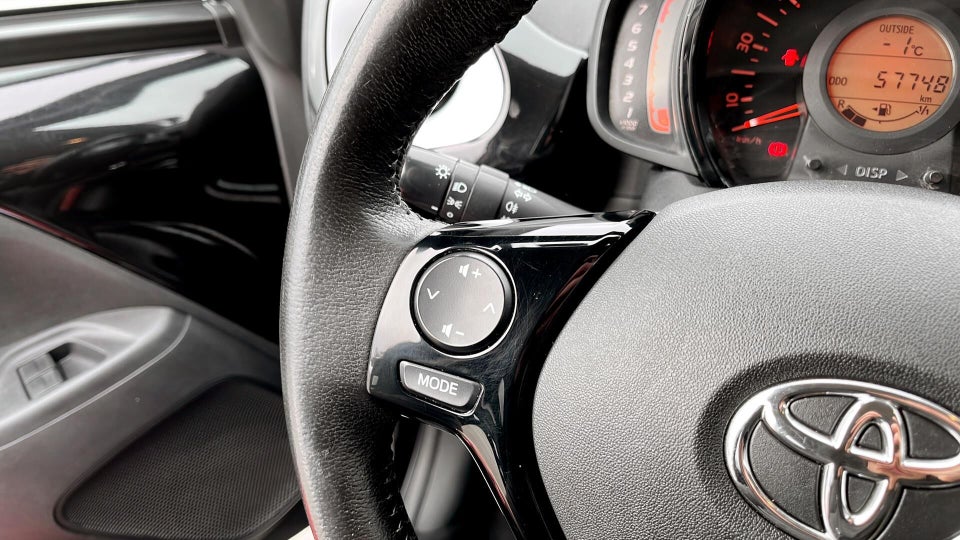 Toyota Aygo 1,0 VVT-i x-cellence 5d