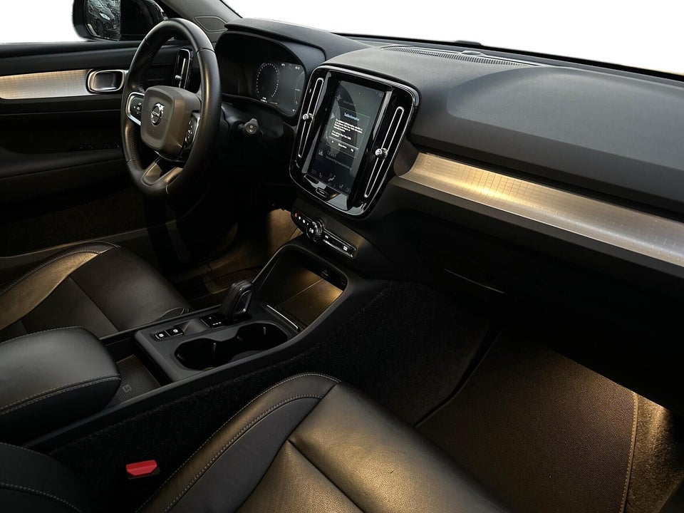 Volvo XC40 1,5 T5 ReCharge Momentum aut. 5d