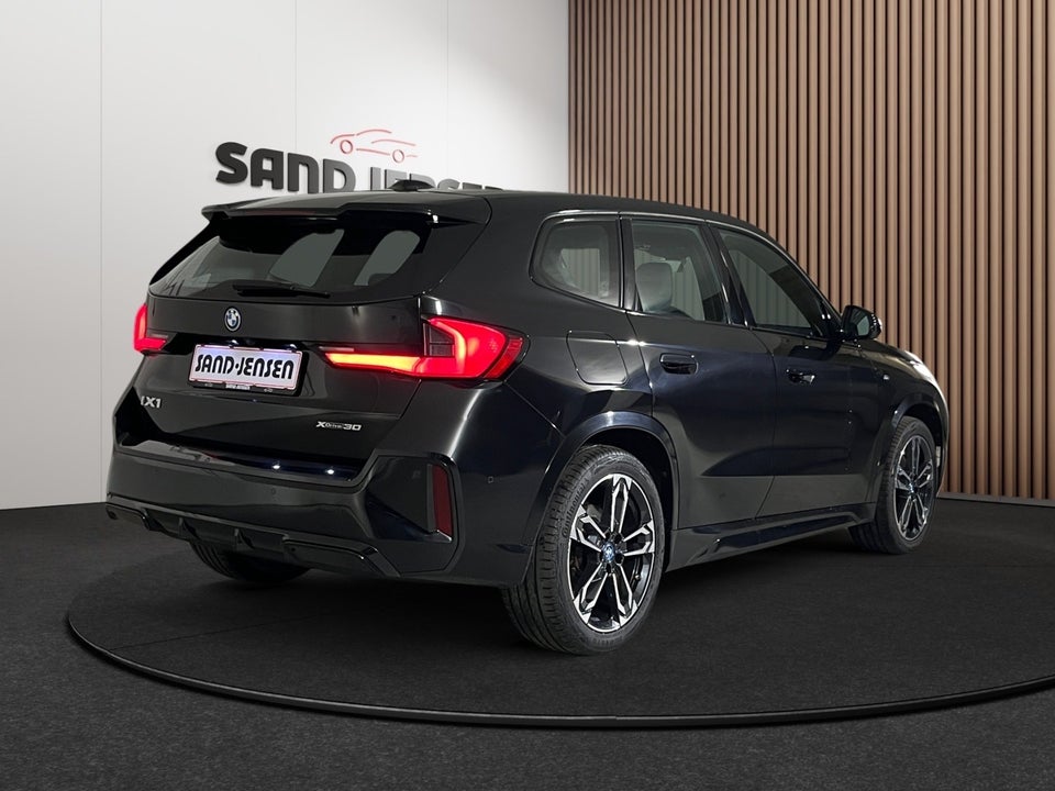 BMW iX1 xDrive30 M-Sport Premium 5d