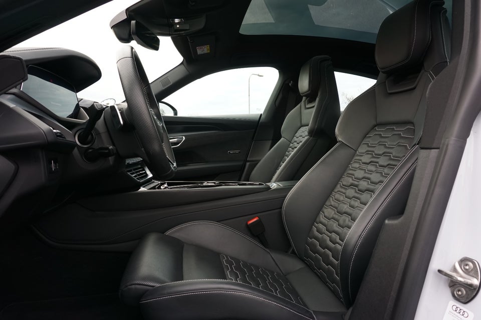 Audi e-tron GT quattro 4d