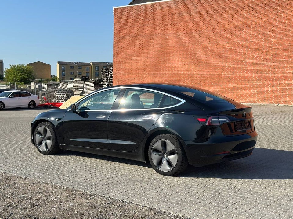 Tesla Model 3 Long Range AWD 4d
