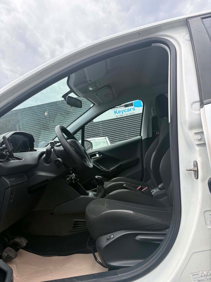 Peugeot 208 1,2 VTi Access 5d