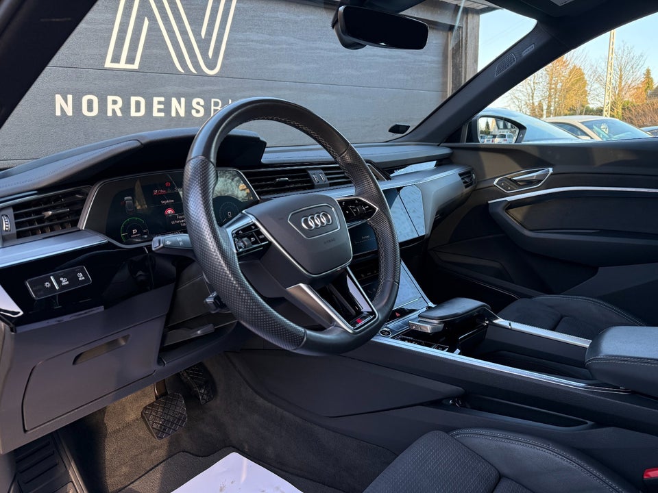 Audi e-tron 55 S-line quattro 5d
