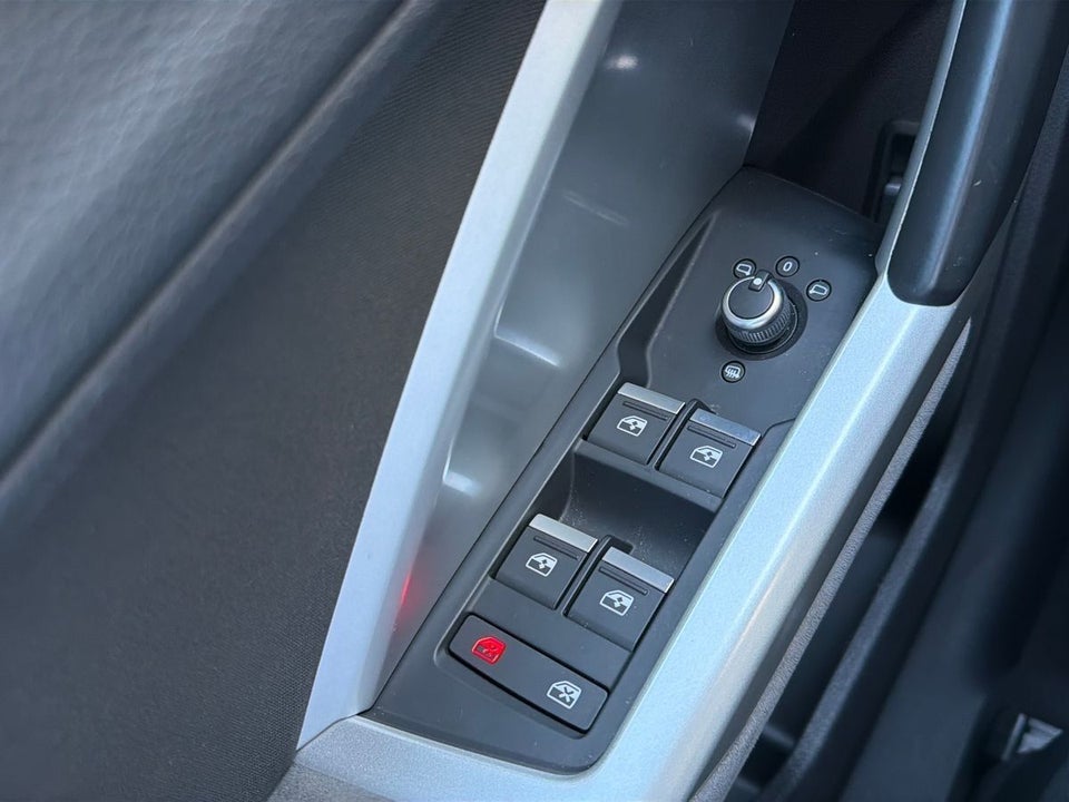Audi Q3 45 TFSi e Attitude plus S-tr. 5d