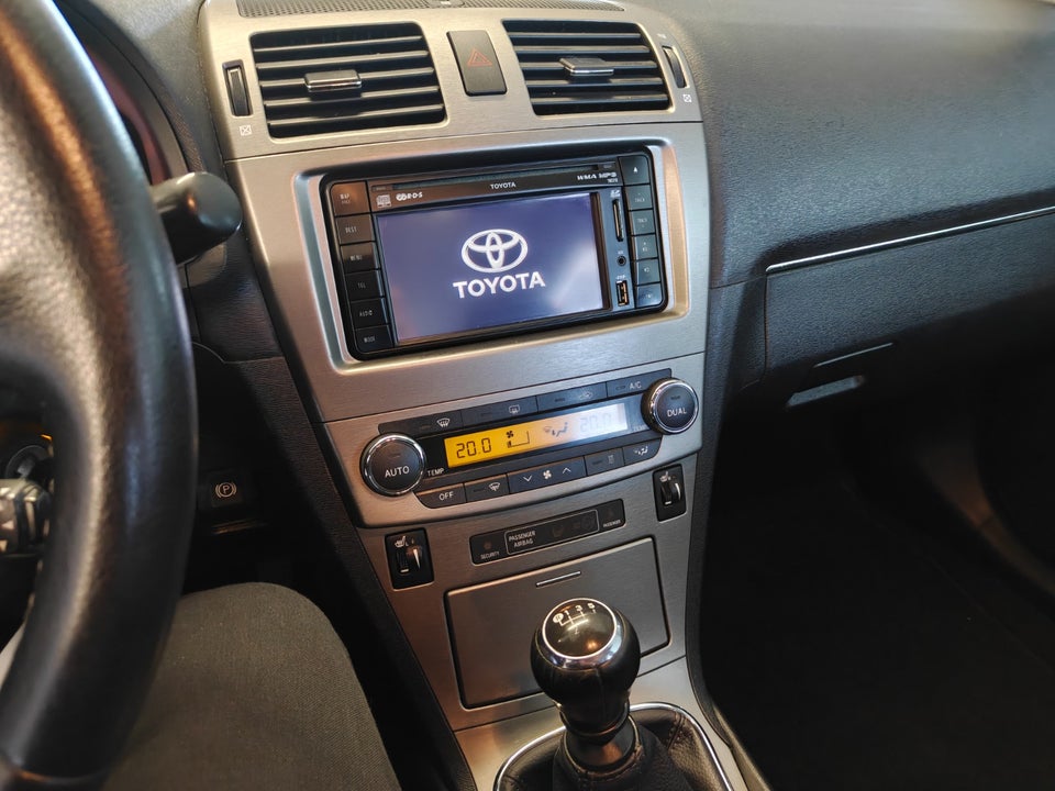 Toyota Avensis 2,0 D-4D TX stc. 5d