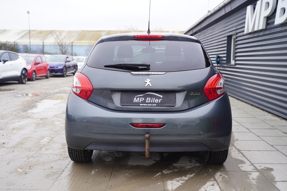 Peugeot 208 1,2 VTi Allure Sky 5d