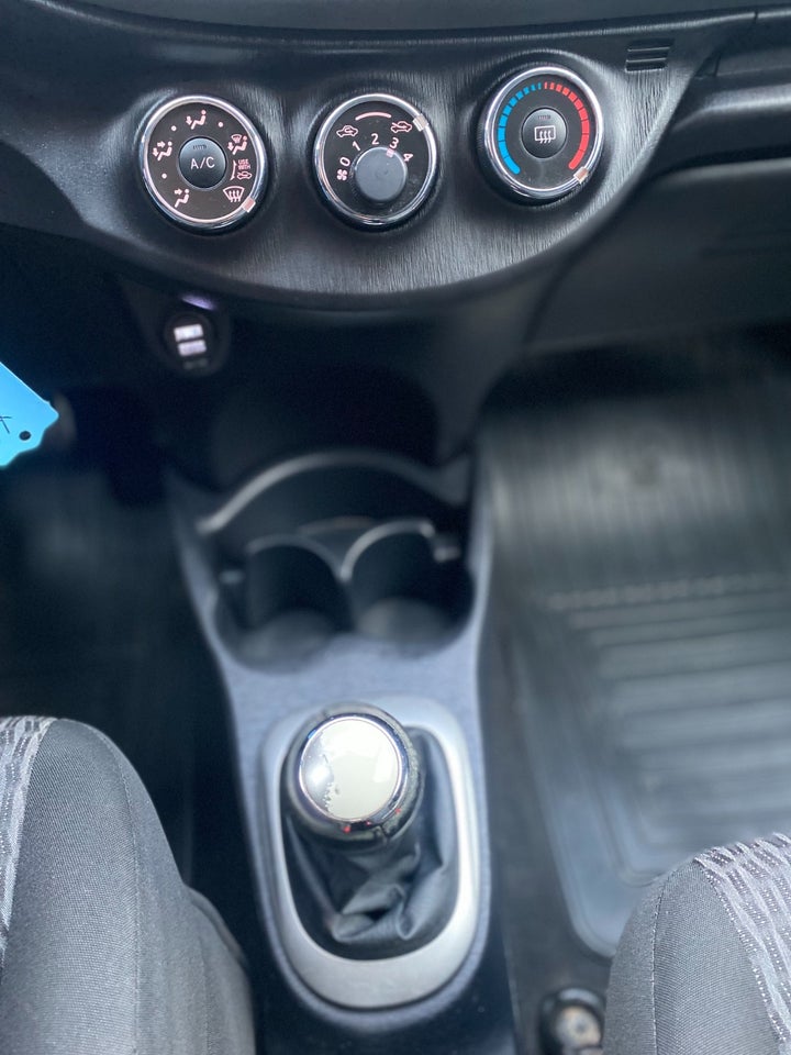 Toyota Yaris 1,0 VVT-i T2 Touch 5d