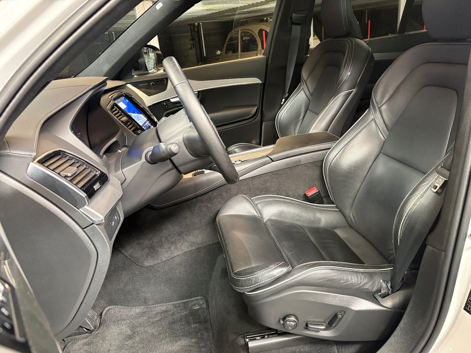 Volvo XC90 2,0 T8 ReCharge Ultimate Dark aut. AWD 7prs 5d