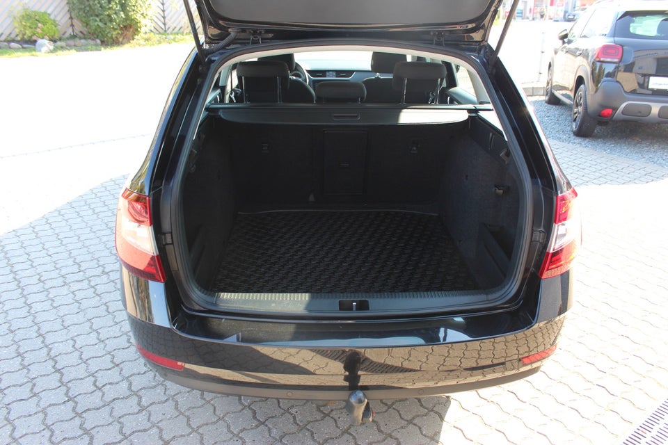 Skoda Octavia 2,0 TDi 150 Style Combi DSG 5d