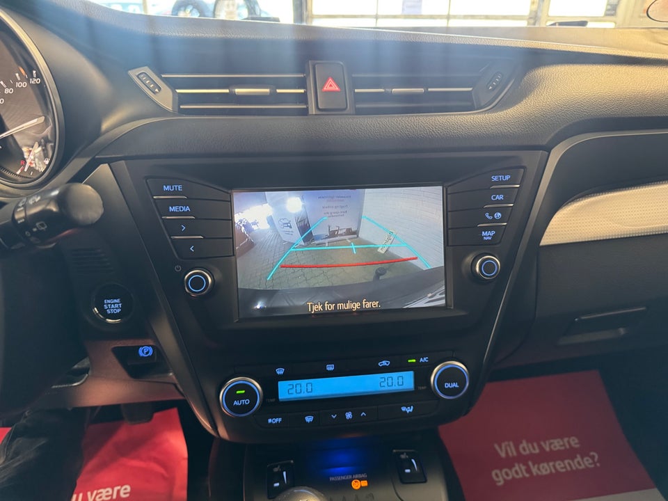 Toyota Avensis 1,8 VVT-i T1 Touring Sports 5d