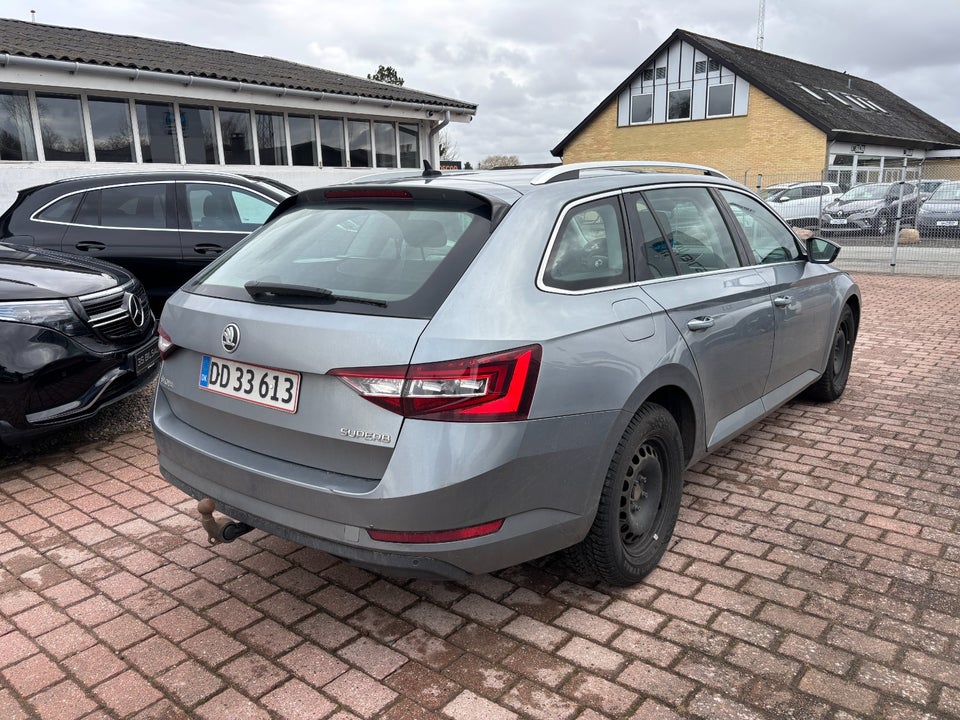 Skoda Superb 2,0 TDi 190 Style Combi DSG 5d