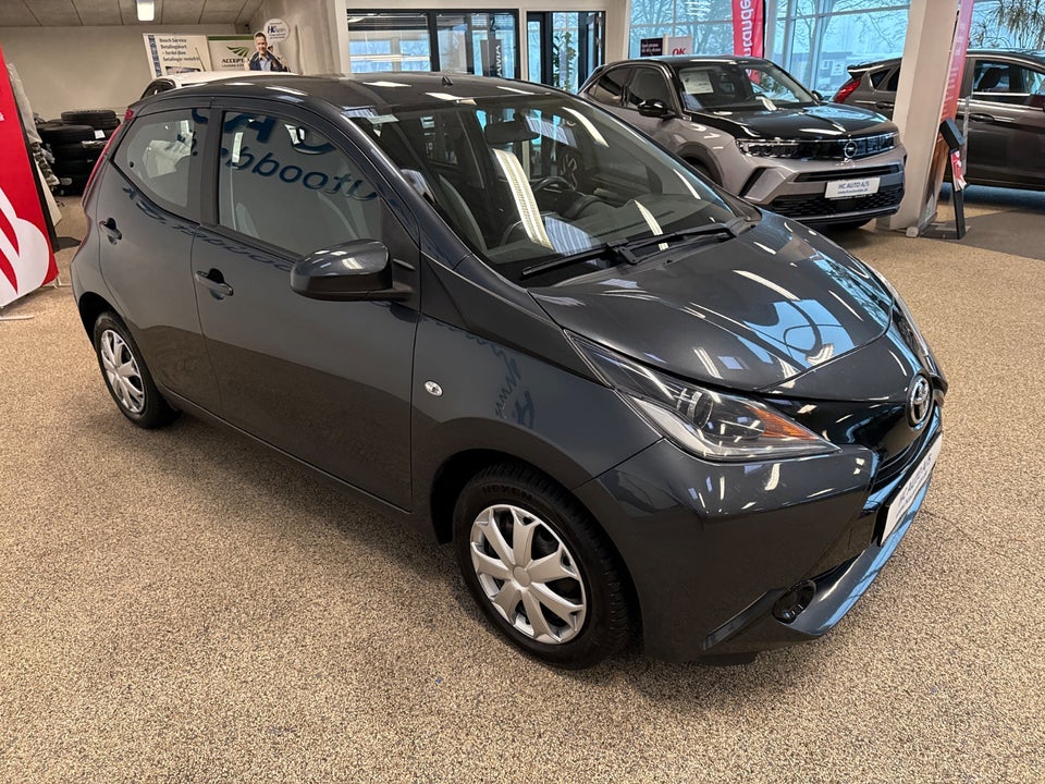 Toyota Aygo 1,0 VVT-i x-play x-shift 5d