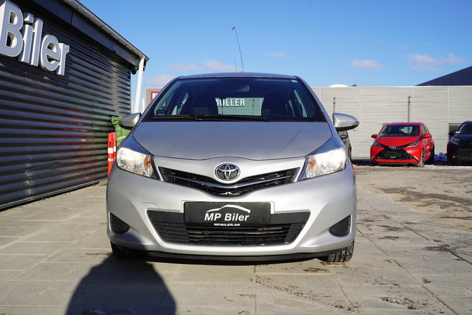 Toyota Yaris 1,0 VVT-i T2 5d