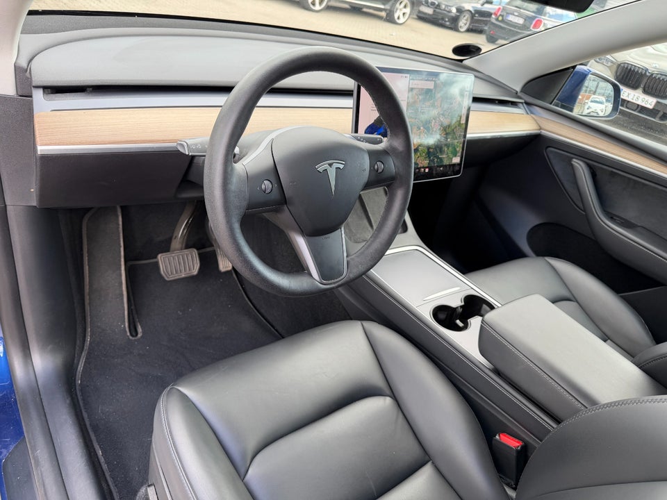 Tesla Model Y Long Range AWD 5d