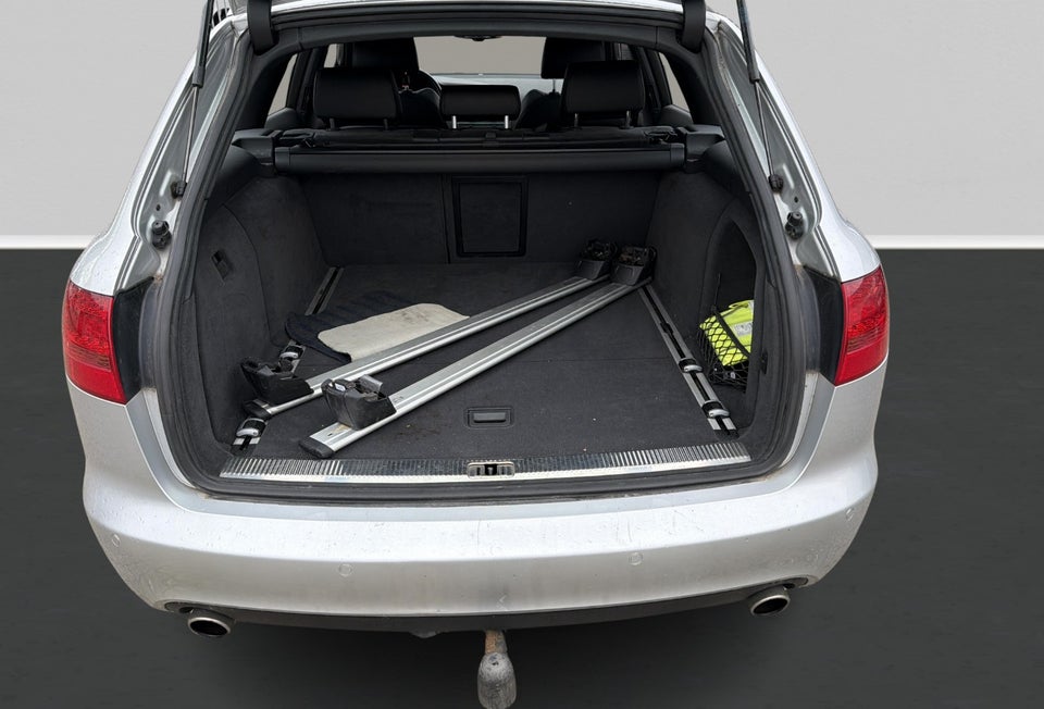 Audi A6 4,2 V8 Avant quattro Tiptr. 5d