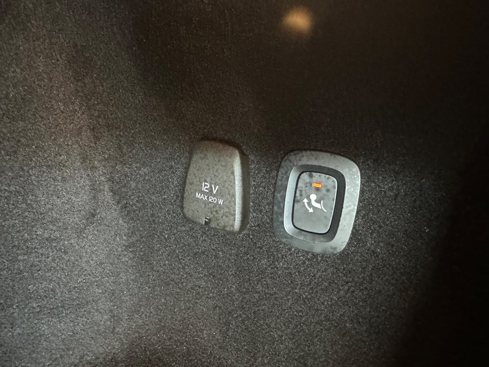 Volvo V60 2,0 T6 ReCharge R-Design aut. AWD 5d