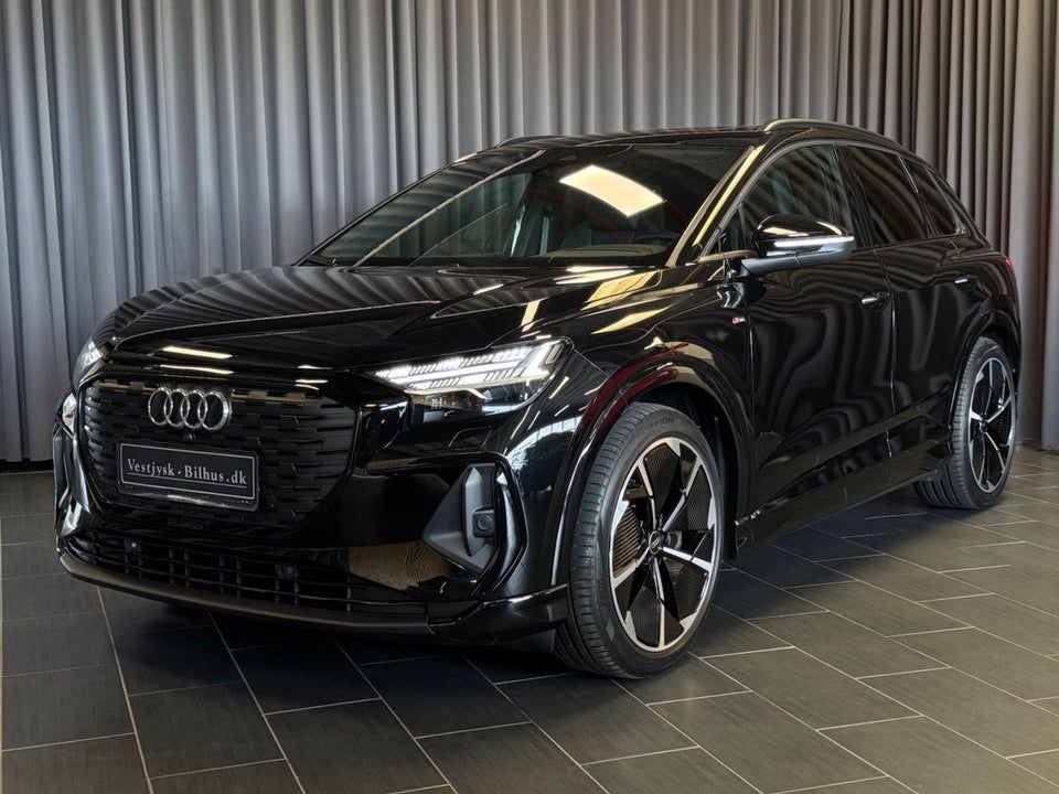 Audi Q4 e-tron 40 S-line 5d