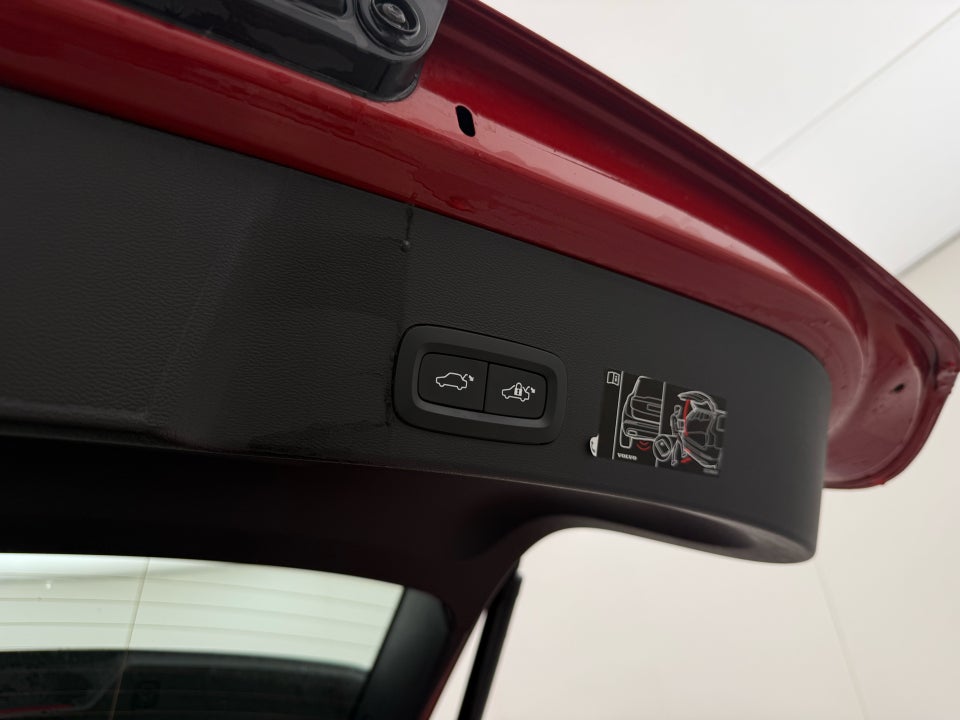 Volvo XC40 P8 ReCharge Twin R-Design 5d