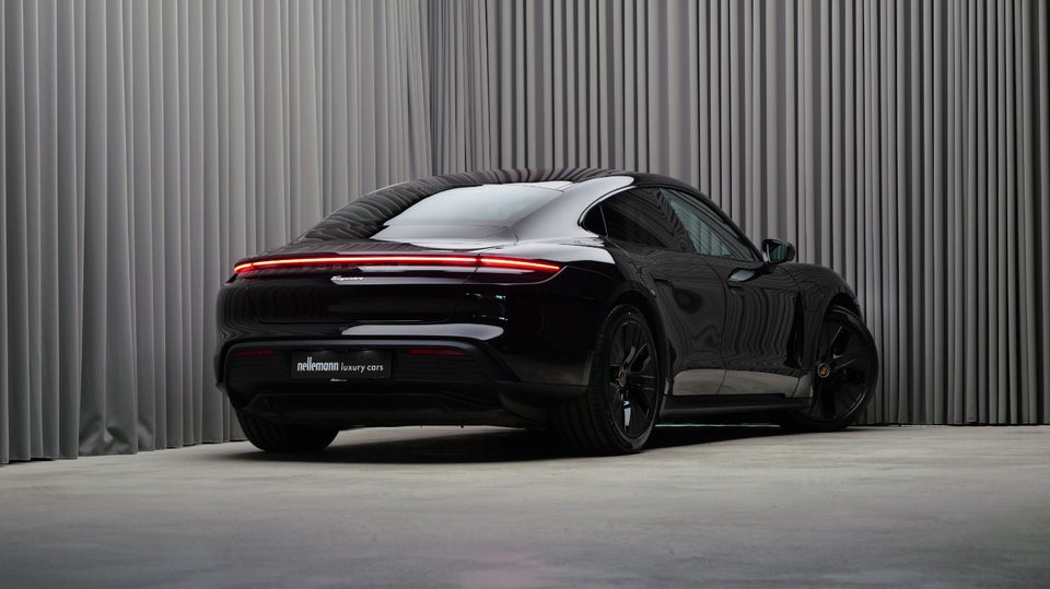 Porsche Taycan 4d