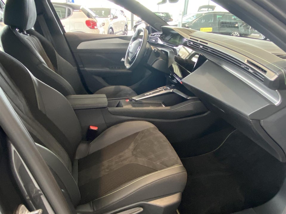 Peugeot 408 1,6 Hybrid GT EAT8 5d