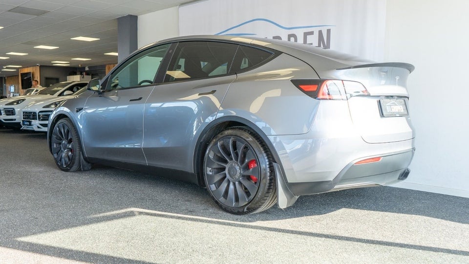 Tesla Model Y Performance AWD 5d