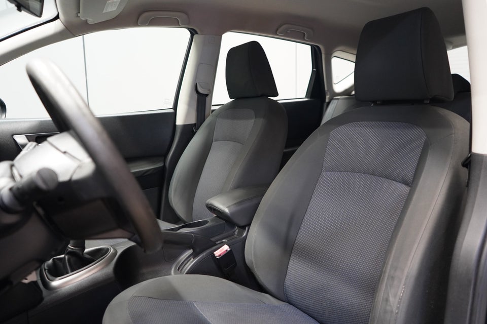 Nissan Qashqai 1,6 Acenta 5d