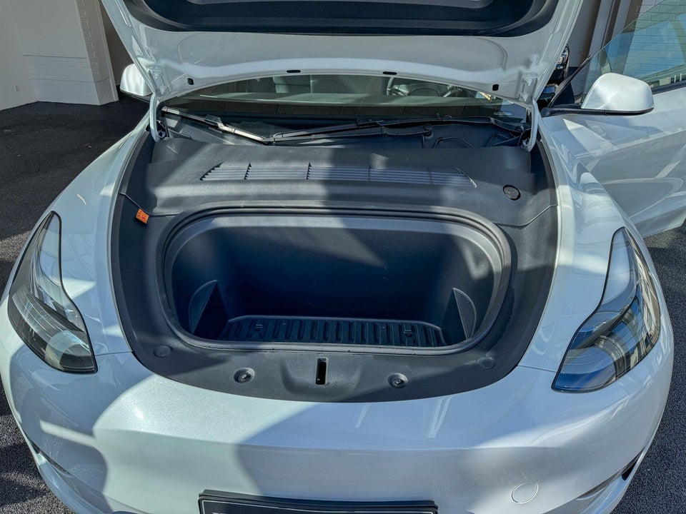 Tesla Model Y Long Range AWD 5d