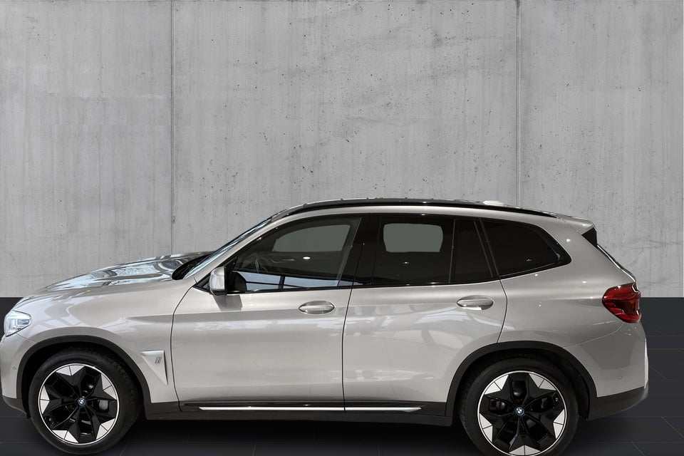 BMW iX3 Charged Impressive 5d