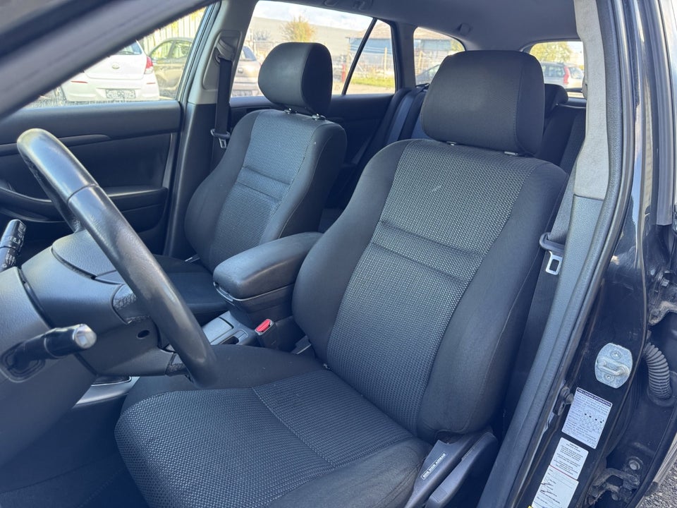 Toyota Avensis 1,8 VVT-i Sol stc. 5d