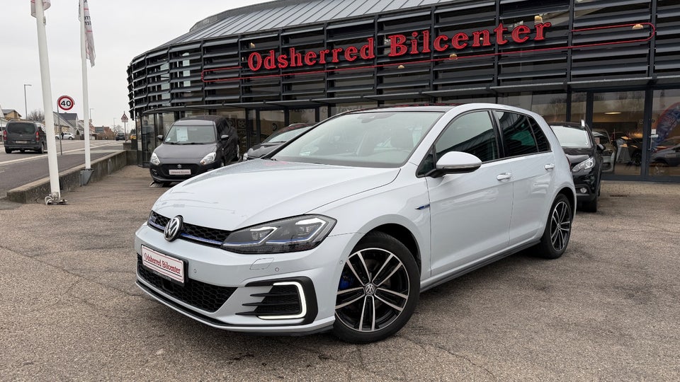 VW Golf VII 1,4 GTE DSG 5d